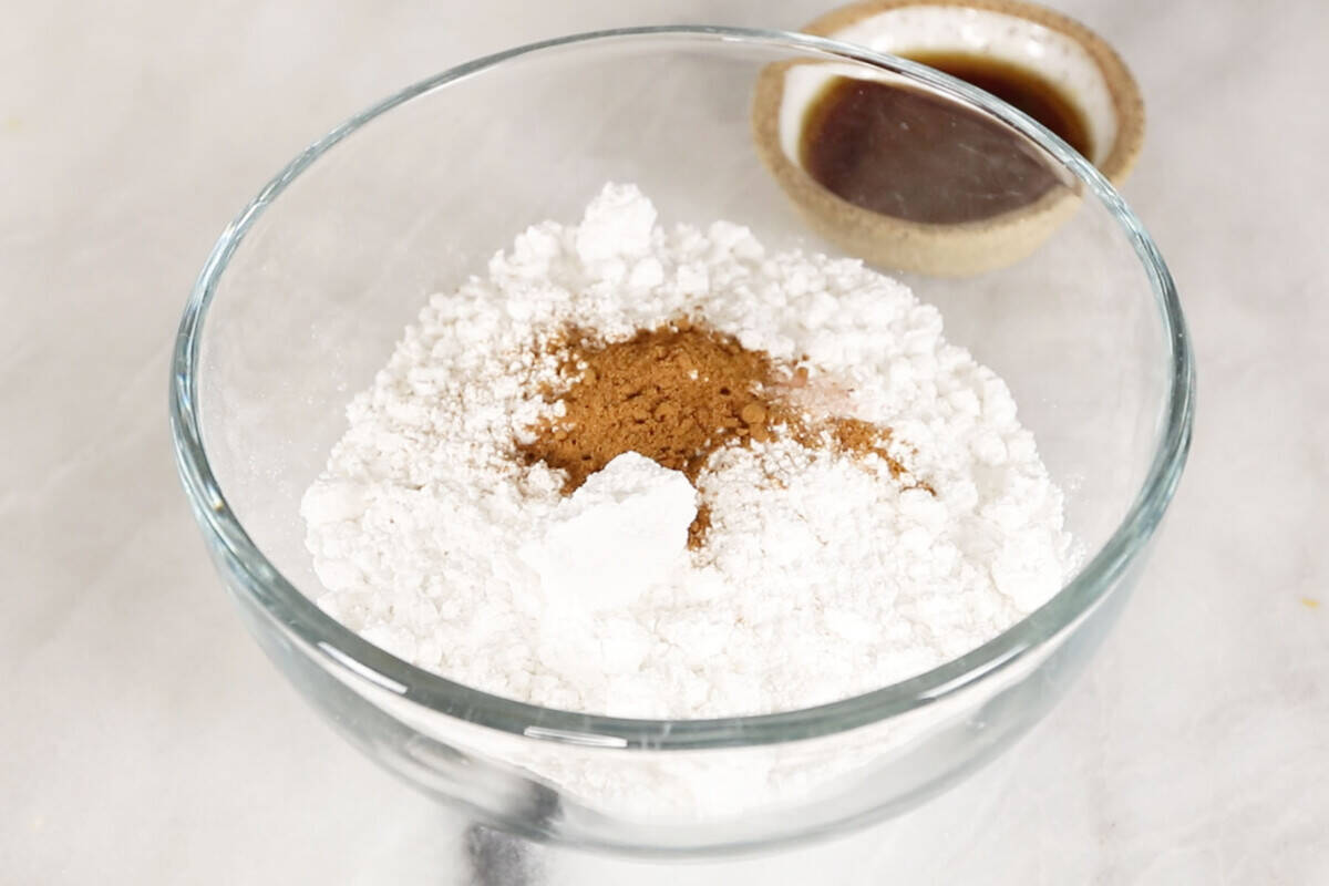 cinnamon in powdered sugar